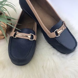 Aerosoles Manuscript Loafers 8M Navy Tan EUC